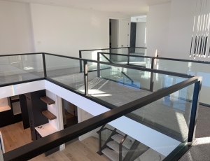 gallery-upper-balcony-BJ_9jdbL