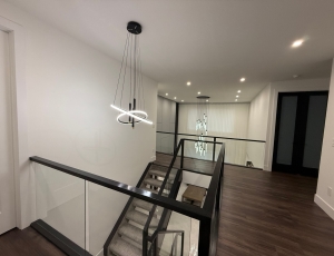 gallery-upper-modern-CquYwj5p